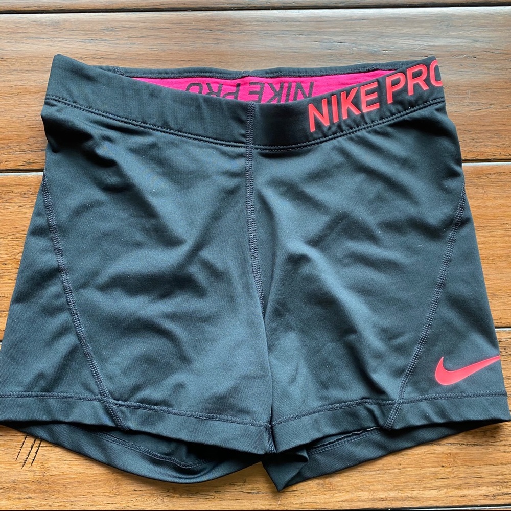 Black and Pink Nike Pro spandex